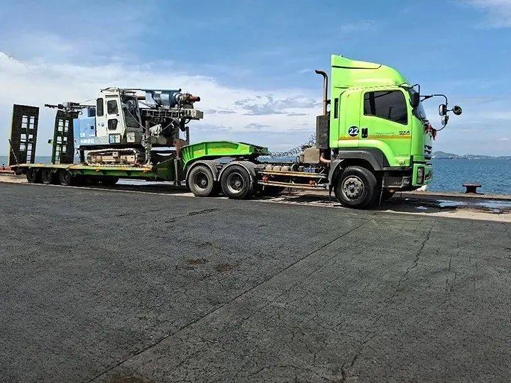 บริการรถเทรลเลอร์ 6 เพลา บรรทุกหนักพิเศษ 35-50-60 ตันติดต่อ 0818900005 , 0888000456 , 0800628488